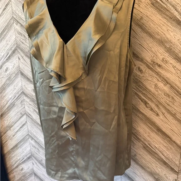 WHITE HOUSE BLACK MARKET Olive Green Ruffle Sleeveless Top, size XL - Picture 2 of 8